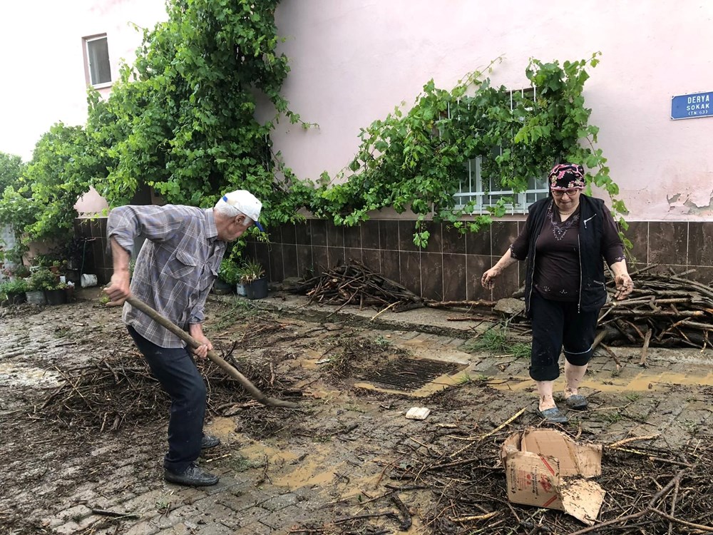 Sağanak yağış birçok ilde hayatı felç etti: Cadde ve sokaklar göle döndü, hastaneyi su bastı - 19