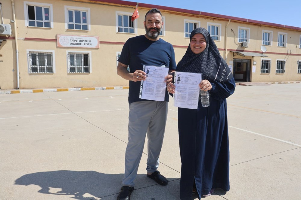 El ele girdikleri sınav merkezinde üniversite hayali için ter döktüler - 1