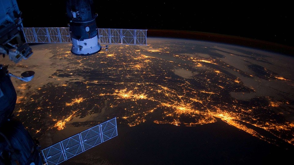 Aralık 2014’te bir ilk gerçekleşmiş, Uluslararası Uzay İstasyonu'ndaki (UUİ) astronotlar, üç boyutlu yazıcı kullanarak ilk kez uzayda bir alet yapmıştı.
