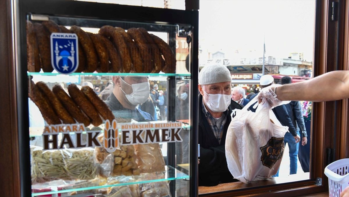 Ankara Halk Ekmek, un stokları bitene kadar ekmeğe zam yapmayacak