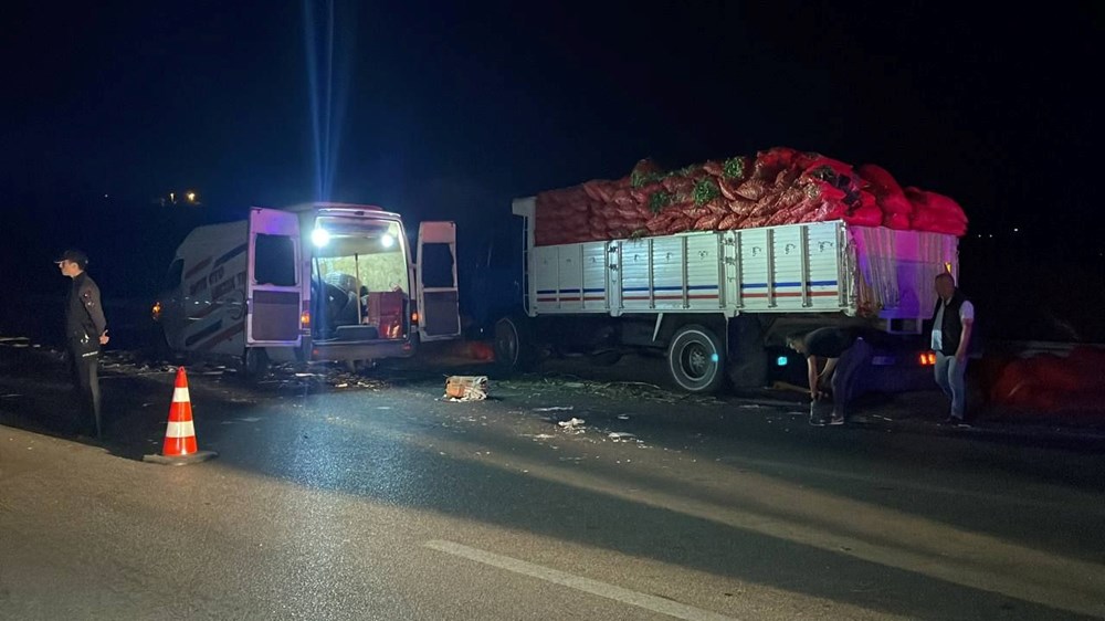 Bursa'da dinamit yüklü kamyon devrildi, İzmir güzergahı saatlerce kapalı kaldı - 3