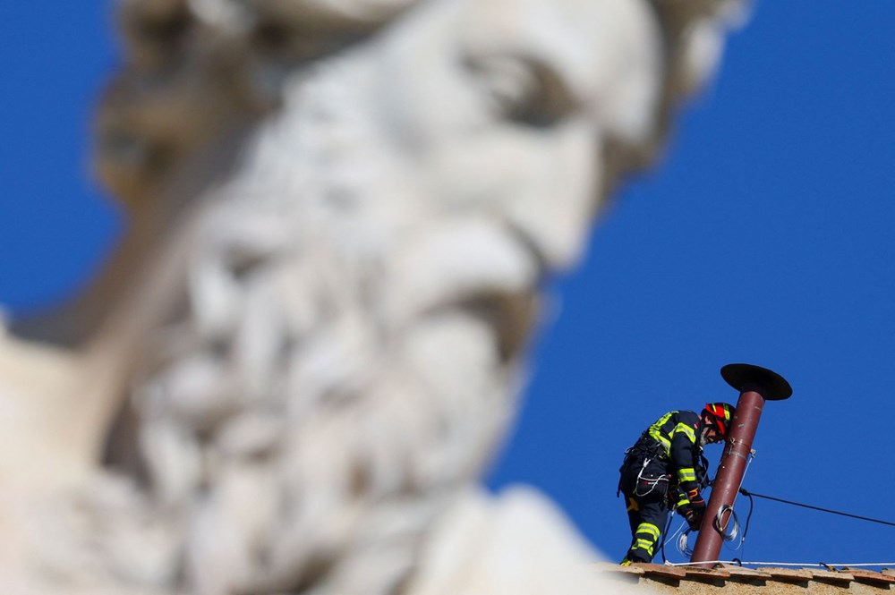 Vatikan'da seçim hazırlığı: Kilisenin kaderini bacadan çıkan duman belirleyecek! - 5