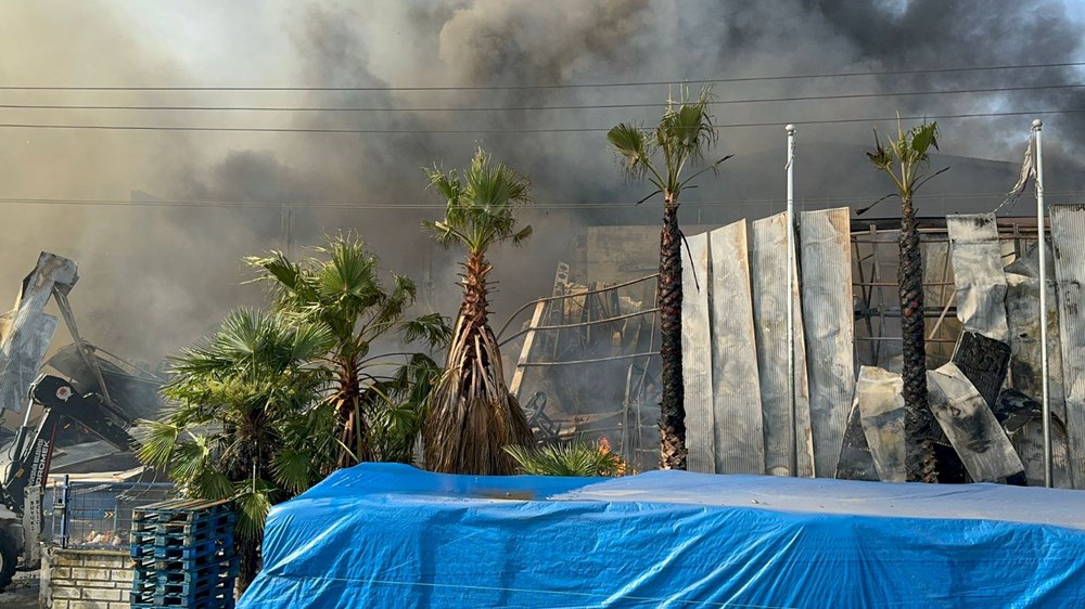 Samsun’da elyaf fabrikasında yangın: Alevler yandaki
fabrikaya da sıçradı - 4