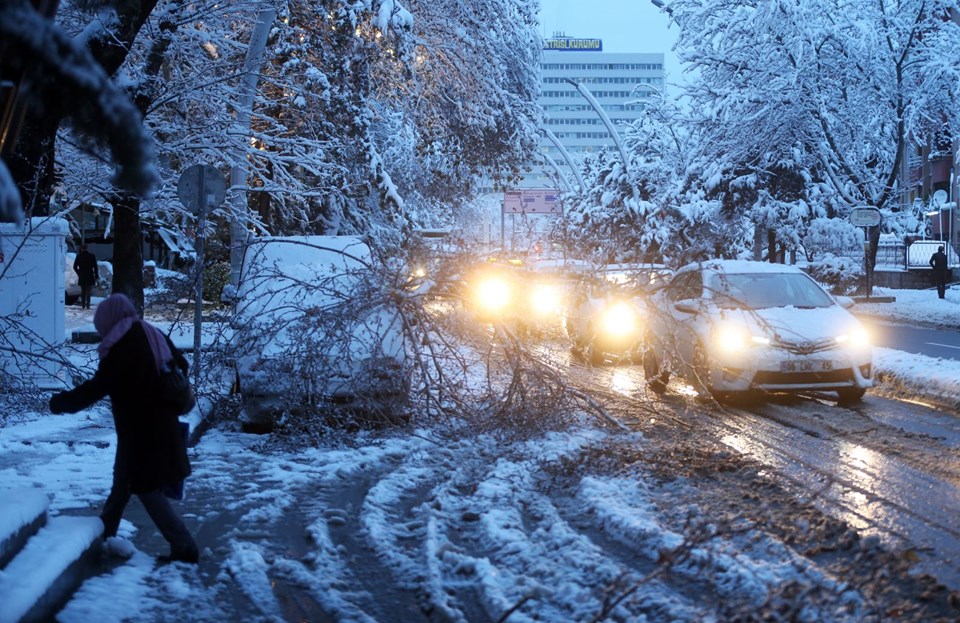 MÜMKÜN OLDUĞUNCA ŞERİT DEĞİŞTİRMEYİN