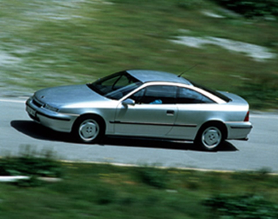 1989-1997 yılları arasında üretilen Opel Calibra