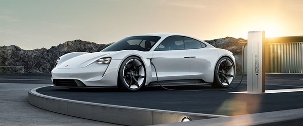 Porsche elektirkli otomobil.jpg