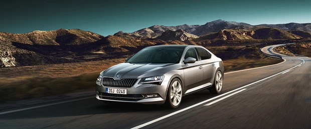 skoda superb yılın otomobili.jpg