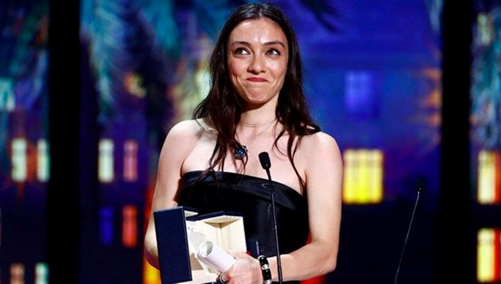 Merve Dizdar Cannes Film Festivali'nde en iyi kadın oyuncu ödülünü aldı - 15