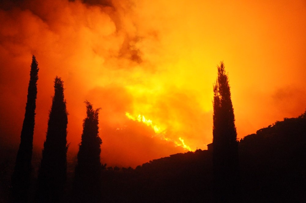Çeşme'de orman yangını sürüyor - 2
