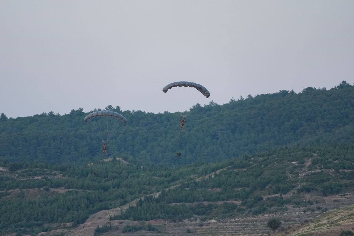 ovvhuqqlwESVP-b92si80A.jpg