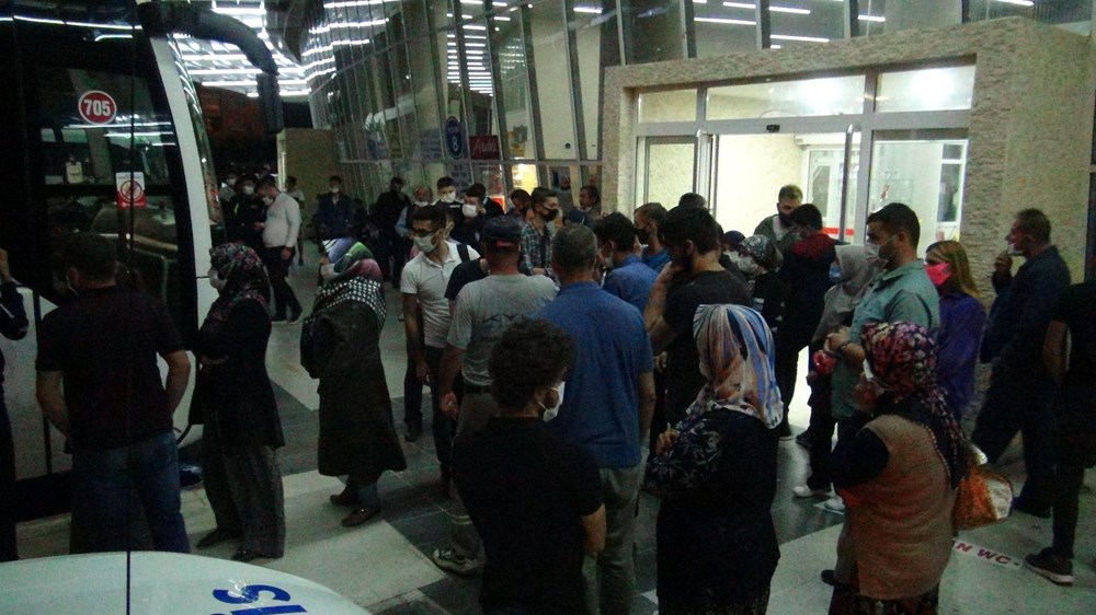 Asker uğurlamada sosyal mesafe unutuldu - 5