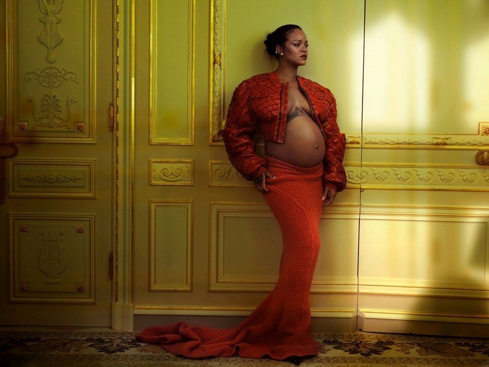 Rihanna ilk bebeğini dünyaya getirdi - 9