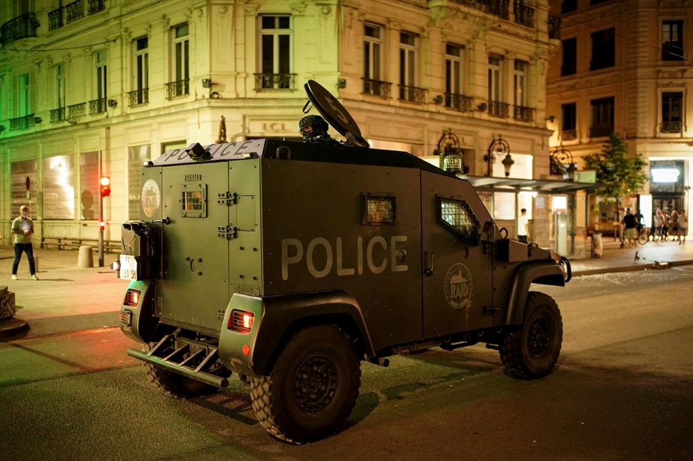 Fransa'da protestoların 7. gününde son durum: Eleştiri okları Macron'un üzerinde - 1