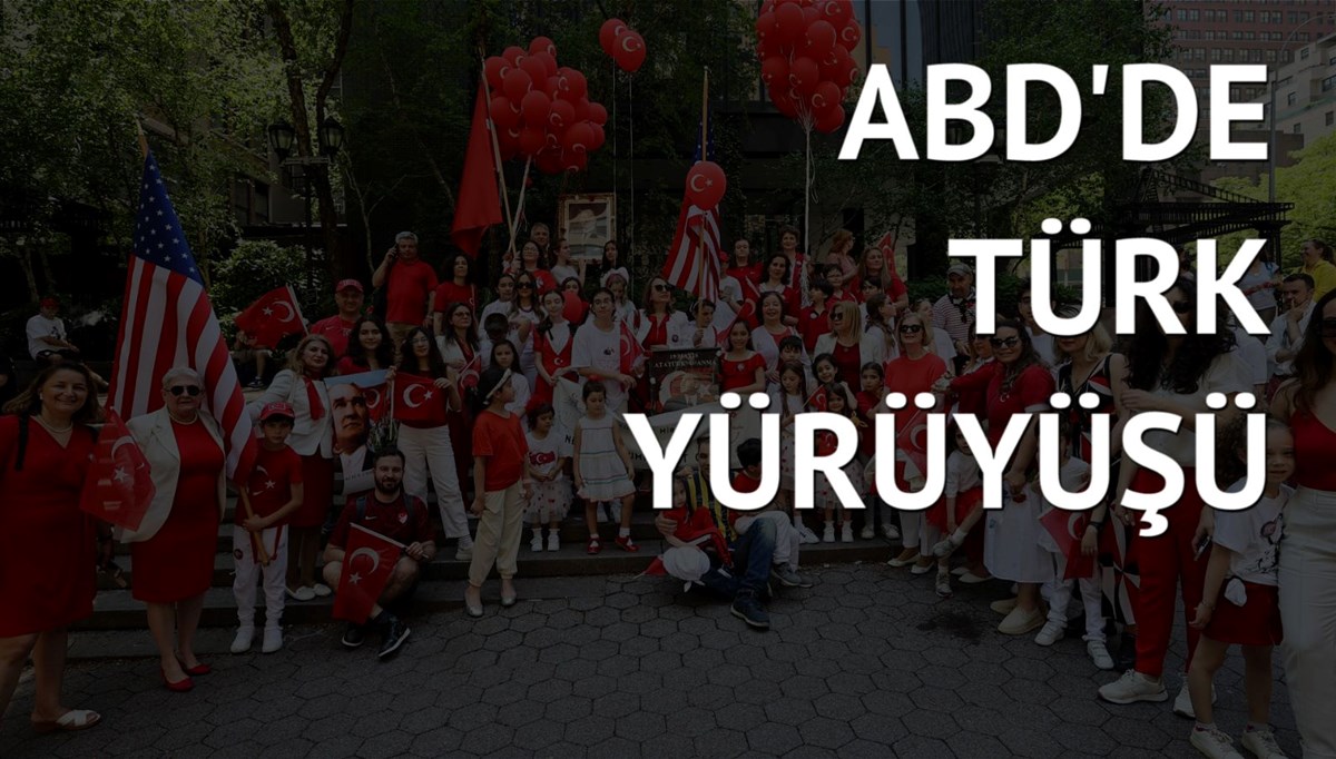 Manhattan sokakları kırmızı beyaza büründü