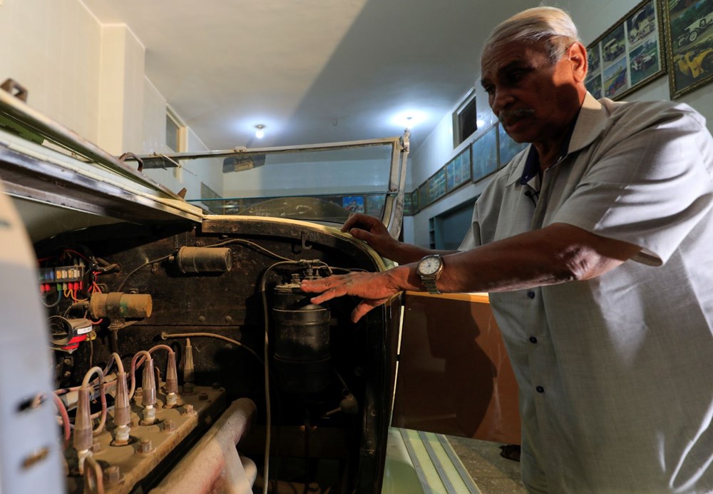 Mısırlı koleksiyoncu garajını yüzlerce klasik otomobille doldurdu - 10