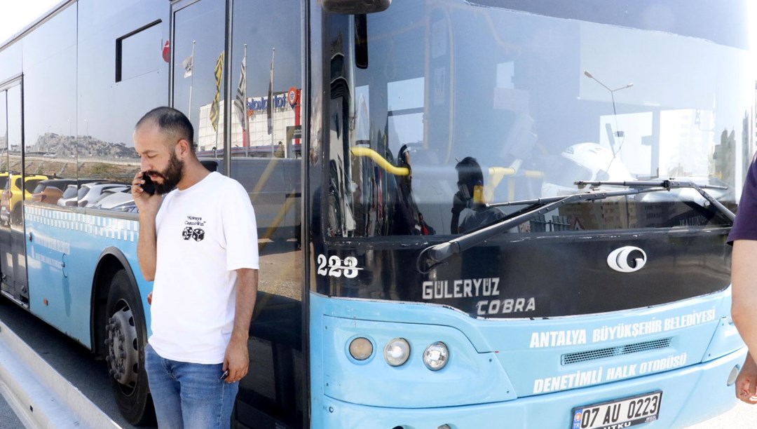 "Aracıma vurdun" deyip, halk otobüsünün anahtarını alıp kaçtı