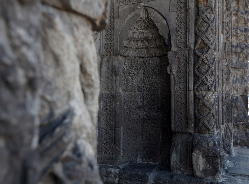 Erzurum yüzlerce yıllık yapılarıyla ziyaretçilerini tarihi yolculuğa çıkarıyor - 19
