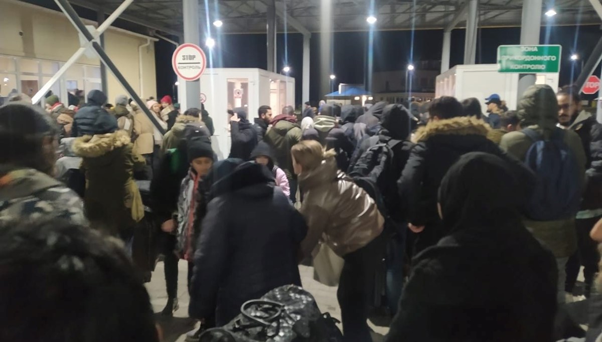 Ukrayna'nın Odessa kentinden yola çıkan Türk konvoyu Romanya sınırına ulaştı