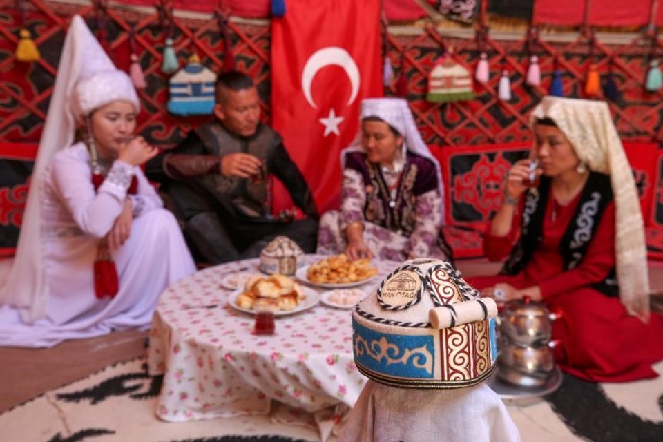 Kırgız kültürü ekmek kapıları oldu - 3
