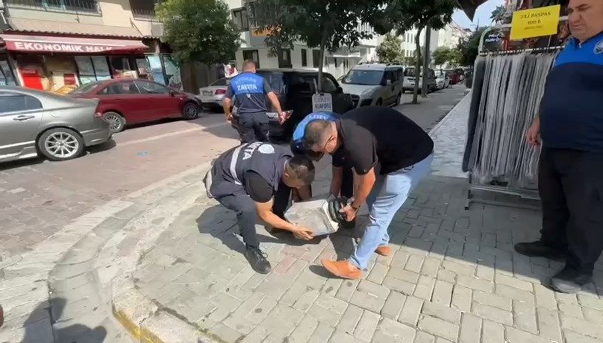 Kaldırım işgalcilerine denetim! Yüzlerce duba, lastik, palet, flama toplandı