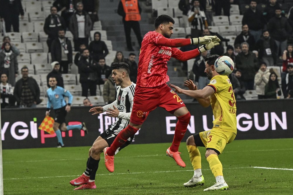 Beşiktaş'a hem övgü hem eleştiri: