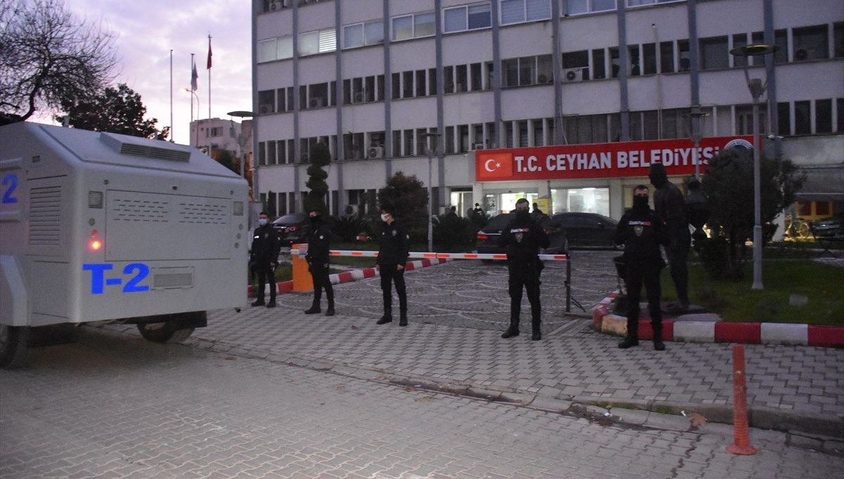 Ceyhan'da rüşvet operasyonu: 23 kişi hakkında gözaltı kararı