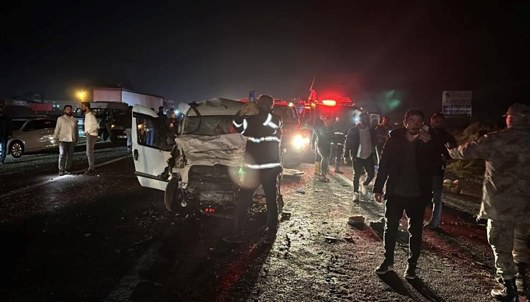 Şanlıurfa'da feci kaza | Otomobil ikiye bölündü: 3 ölü, 6 yaralı