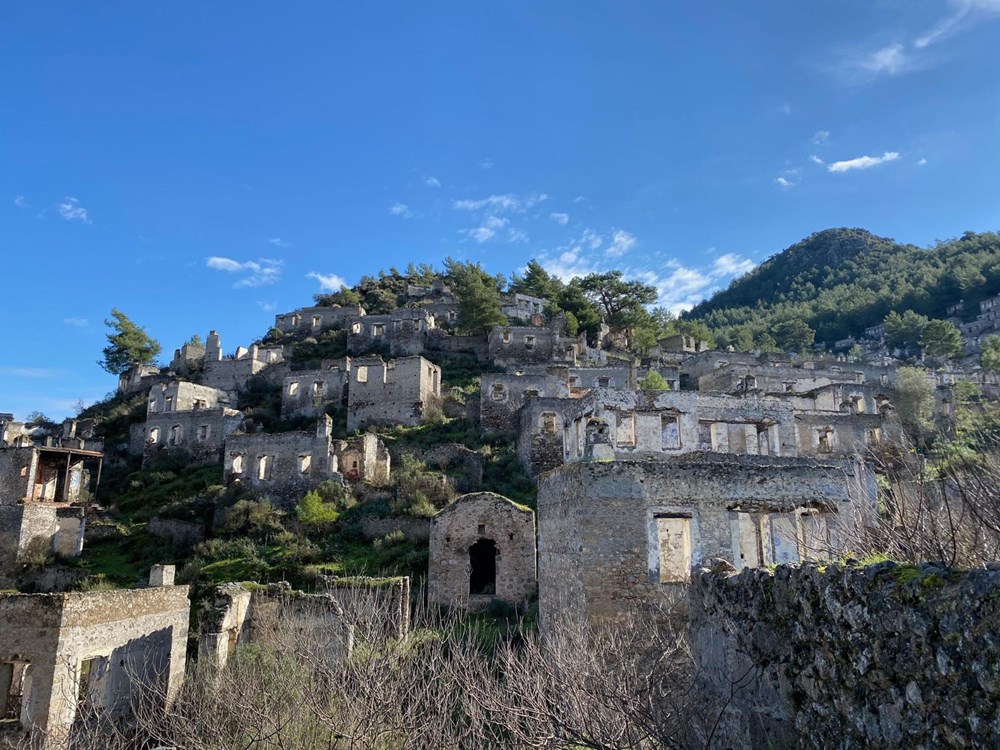 Despite the pandemic, the 'ghost village' is a tourist attraction - 5