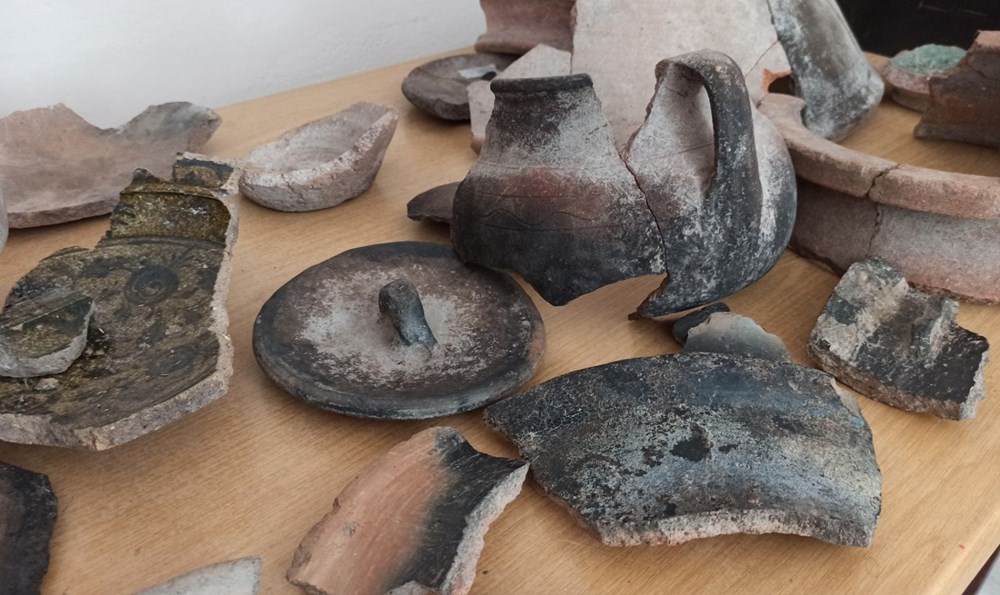 Ahlat İç Kale kazısında 5 bin 200 yıllık seramikler bulundu - 3