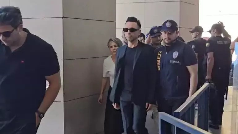 Mabel Matiz, Benim müziğimin amacı insanları tetiklemek değil. Kamu düzeni ve genel sağlığımızın alt tarafı bir şarkıdan bozulacak kırılganlıkta olmadığına inanmak istiyorum. demişti.