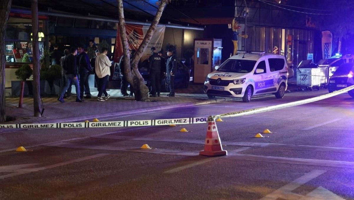 Konya'da pastaneye silahlı saldırı Konya'da pastaneye silahlı saldırı