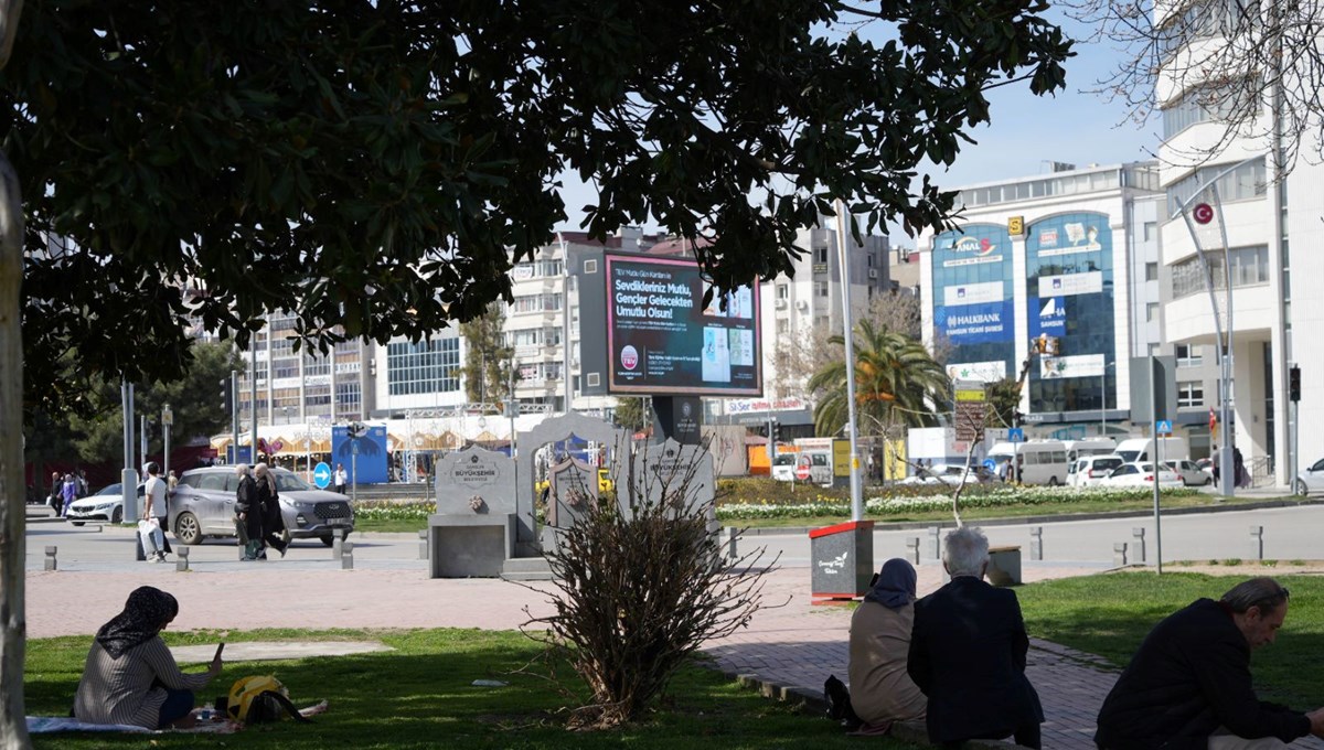 Bir ilde sıcaklık 25 derece üstüne çıktı: Rekorun kıyısından dönüldü Bir ilde sıcaklık 25 derece üstüne çıktı: Rekorun kıyısından dönüldü