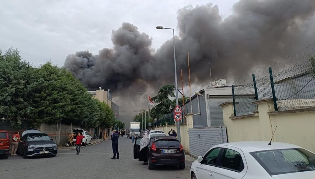 İstanbul'da depo yangını İstanbul'da depo yangını