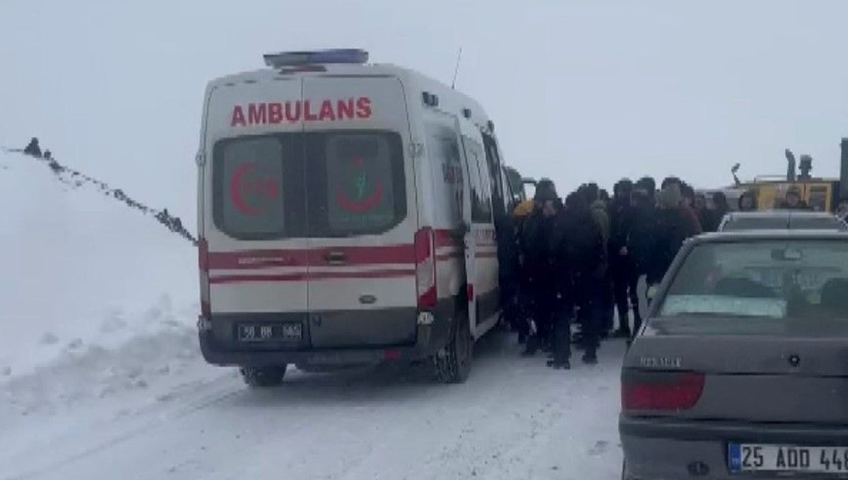 Sivas'ta otobüs kazası: Çok sayıda yaralı var