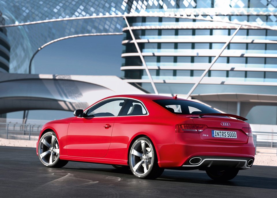 Audi’nin yeni “yarışçısı” RS 5 Cenevre’de tanıtılacak  - 1