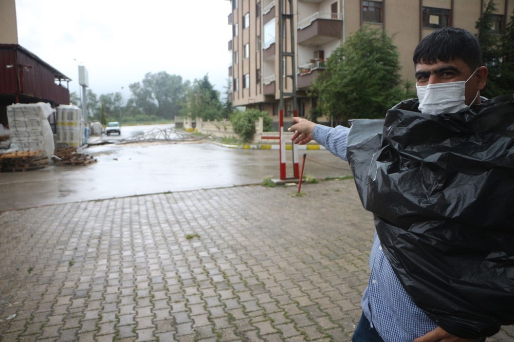 Tokat'ta şiddetli rüzgar: Çatılar uçtu, ağaçlar devrildi - 1