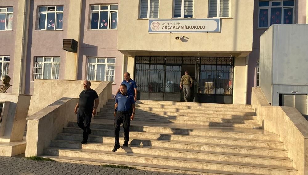 Antalya'da pazar sabahı siren paniği