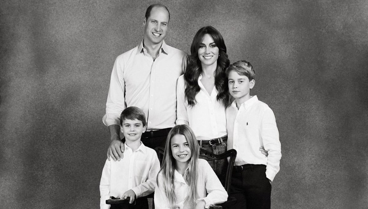 Prens William ve Prenses Kate Middleton'dan geleneksel Noel fotoğrafı geldi Prens William ve Prenses Kate Middleton'dan geleneksel Noel fotoğrafı geldi