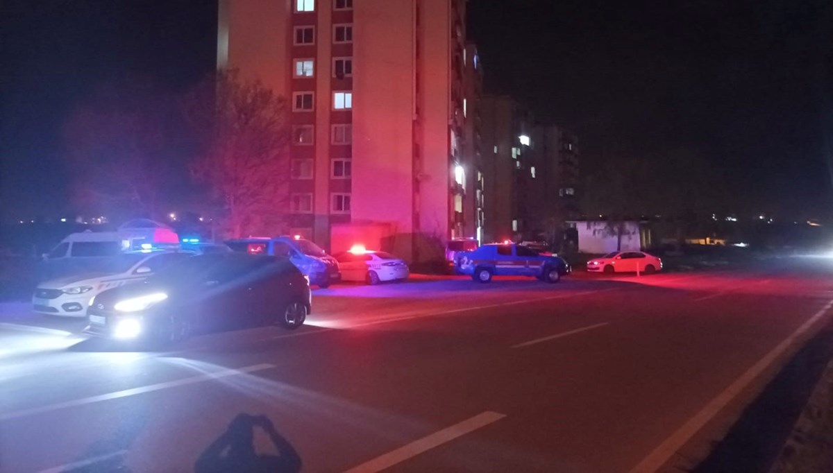 İki grup arasında çıkan kavgada 11 kişi yaralandı İki grup arasında çıkan kavgada 11 kişi yaralandı