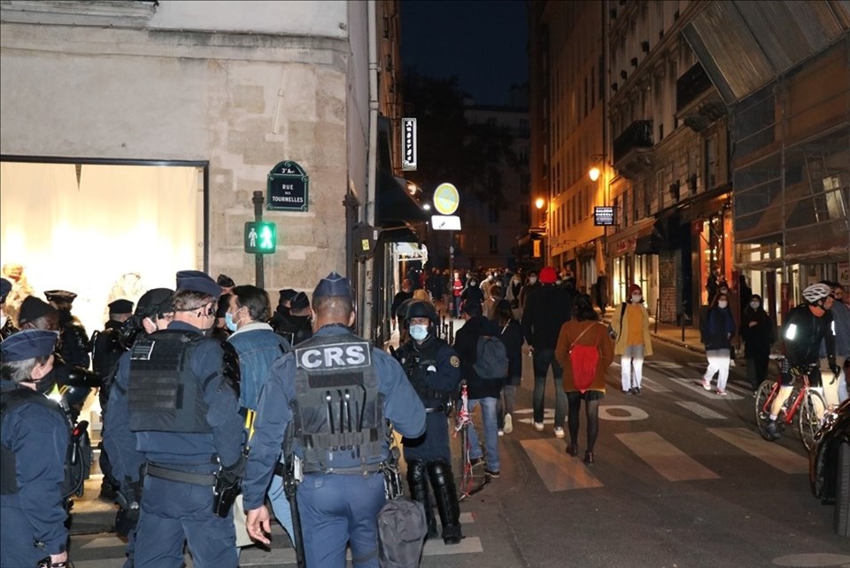 Fransa'da güvenlik yasa tasarısı ve polis şiddetinin protesto edildiği gösterilerde olaylar çıktı - 2