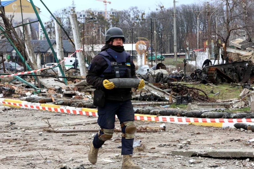 Rus ordusunun çekildiği Ukrayna bölgelerinde patlayıcı mühimmat temizliği - 13
