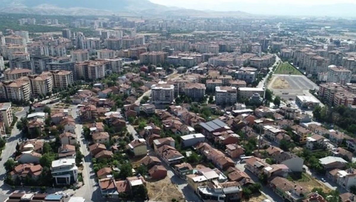 Malatya'da ruhsatsız 22 silah ele geçirildi