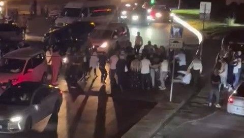 Esenyurt'ta düğün çıkışı kavga