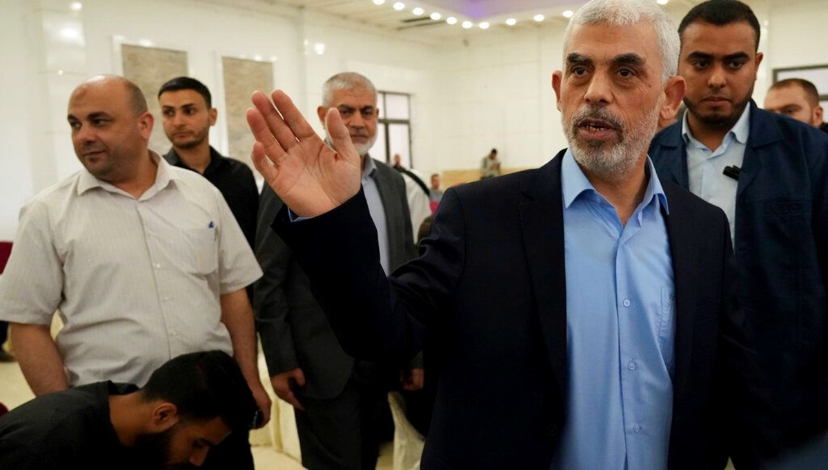 Yahya Sinvar: Hamas'ın kurucusu Şeyh Ahmed Yasin'e Yahya Sinvar: Hamas'ın kurucusu Şeyh Ahmed Yasin'e