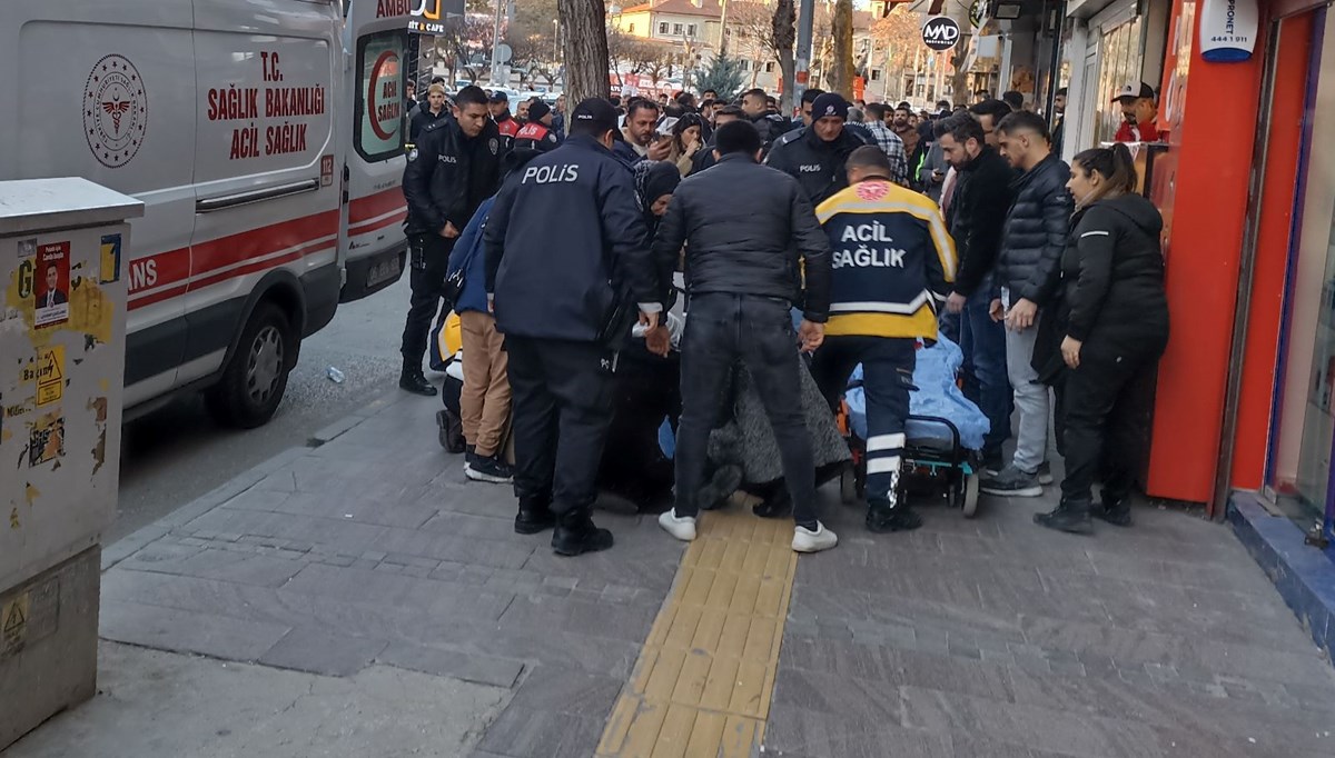 Ankara'da silahlı kavga: Yoldan geçenler de kurşunların hedefi oldu Ankara'da silahlı kavga: Yoldan geçenler de kurşunların hedefi oldu