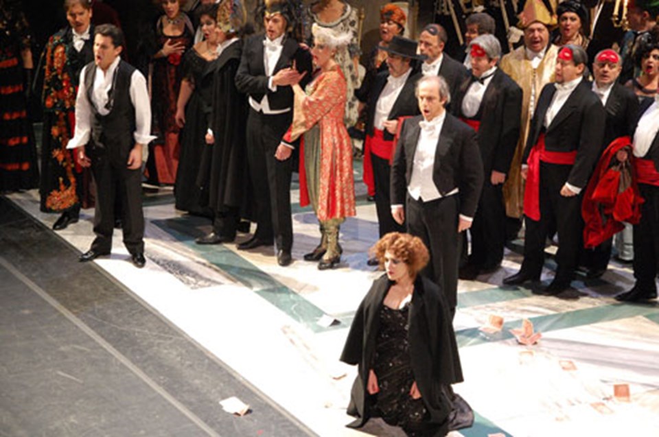 Özpetek'in 'La Traviata'sı izleyiciyle buluştu  - 1
