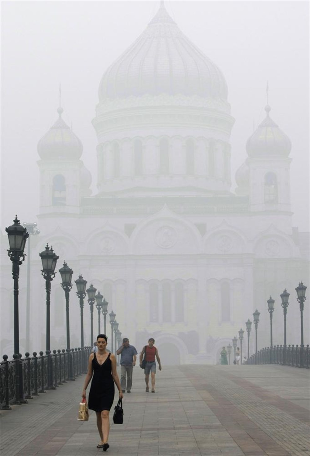 Russian yesterday. Смог в Москве сейчас. Смог в Москве 2021. Дым в Москве в 2009. Смог 2010 Москва свадьбы.