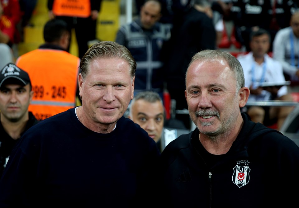 Beşiktaş farklı kazandı: Rafa Silva'nın kariyer gecesi - 1