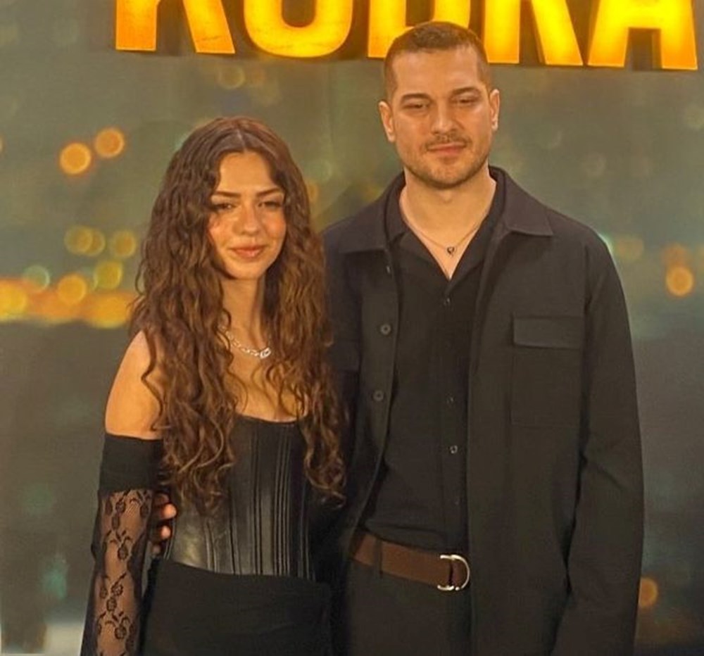 Aslıhan Malbora'dan sevgilisi Çağatay Ulusoy'a destek: Uykucu filminin galasından paylaştı - 5