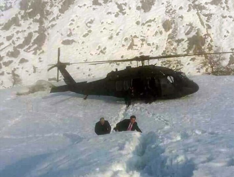 Başbakan Yıldırım'ı taşıyan helikopter sis nedeniyle araziye indi - 1